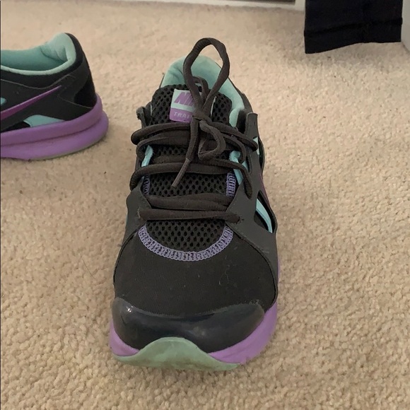 Nike training shoes - Picture 2 of 3